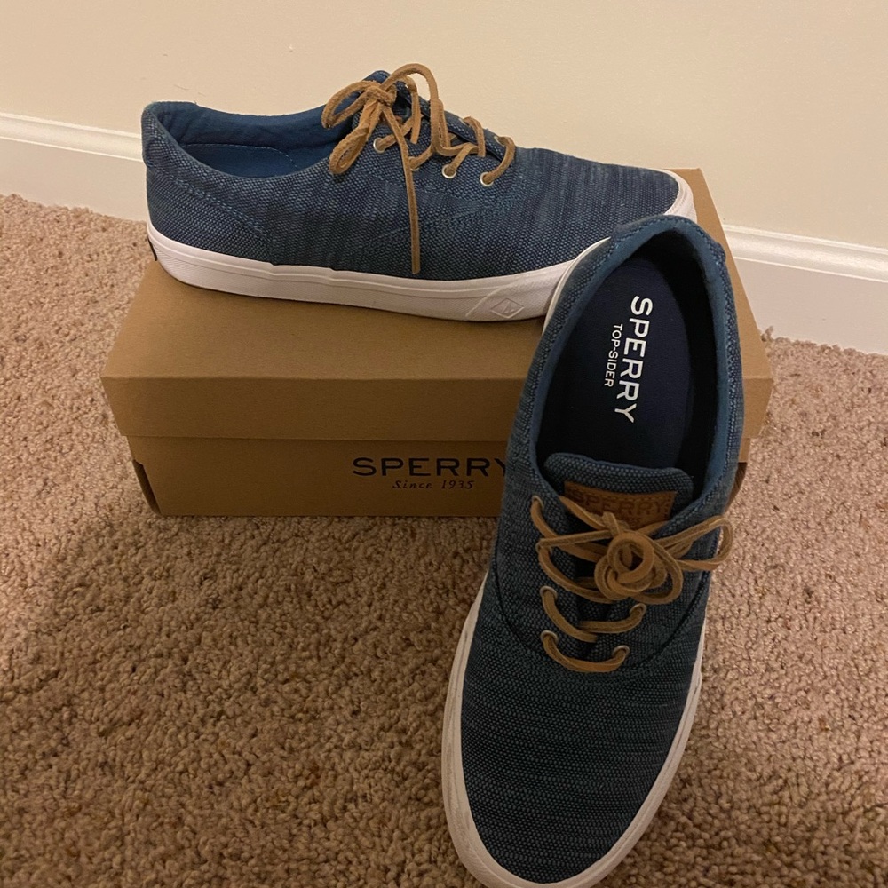 Like new Baja blue boat shoes